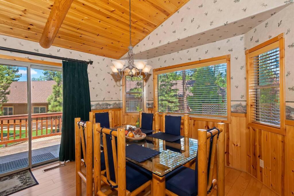 Teakwood - 3-Br Spa, Fire Pit, Quiet, Ac, Centrally Located Villa บิ๊กแบร์เลค ภายนอก รูปภาพ