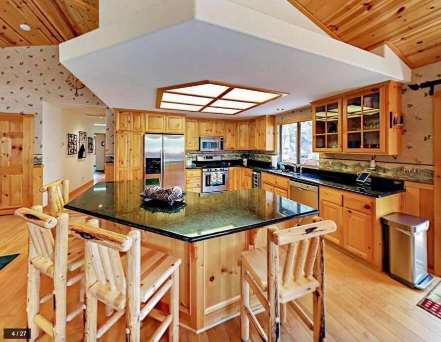 Teakwood - 3-Br Spa, Fire Pit, Quiet, Ac, Centrally Located Villa บิ๊กแบร์เลค ภายนอก รูปภาพ